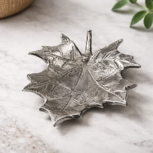 Aluminium maple leaf dish
